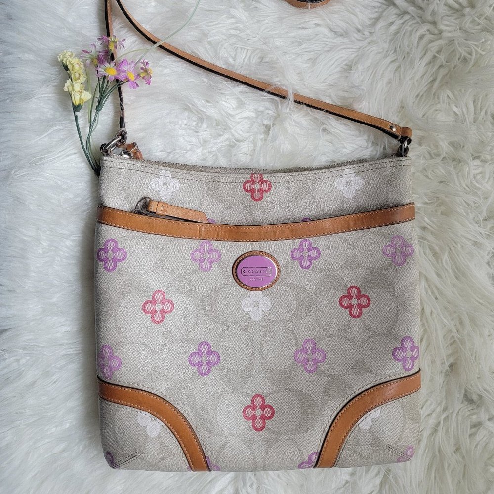 Coach Signature Crossbody bag